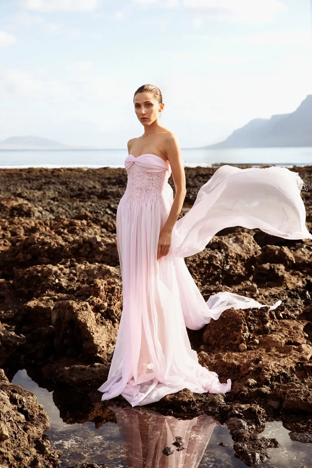 Lófos Couture Lookbook SS24 - Nerine Bowdenii front